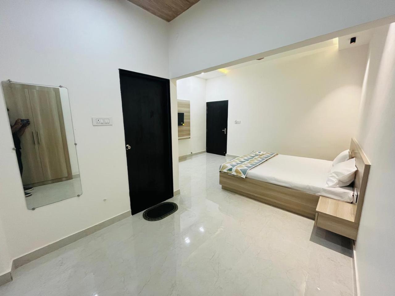 Log Inn Banaras Varanasi Bagian luar foto