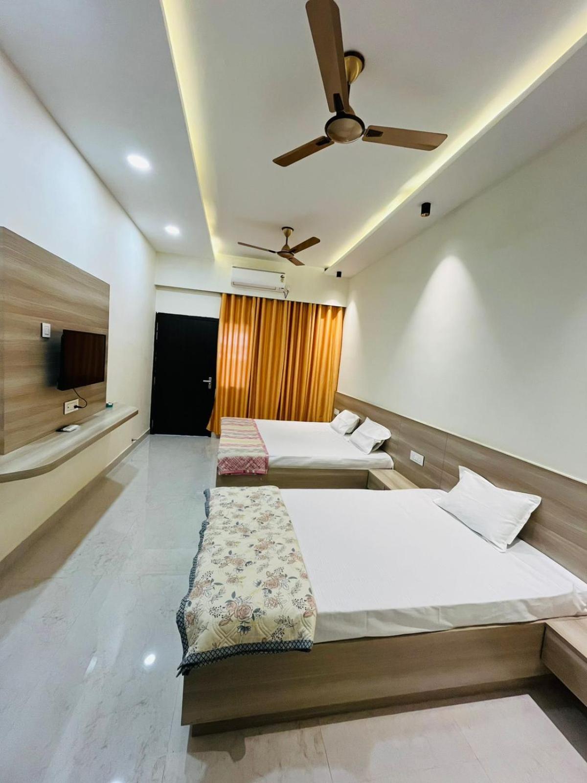 Log Inn Banaras Varanasi Bagian luar foto