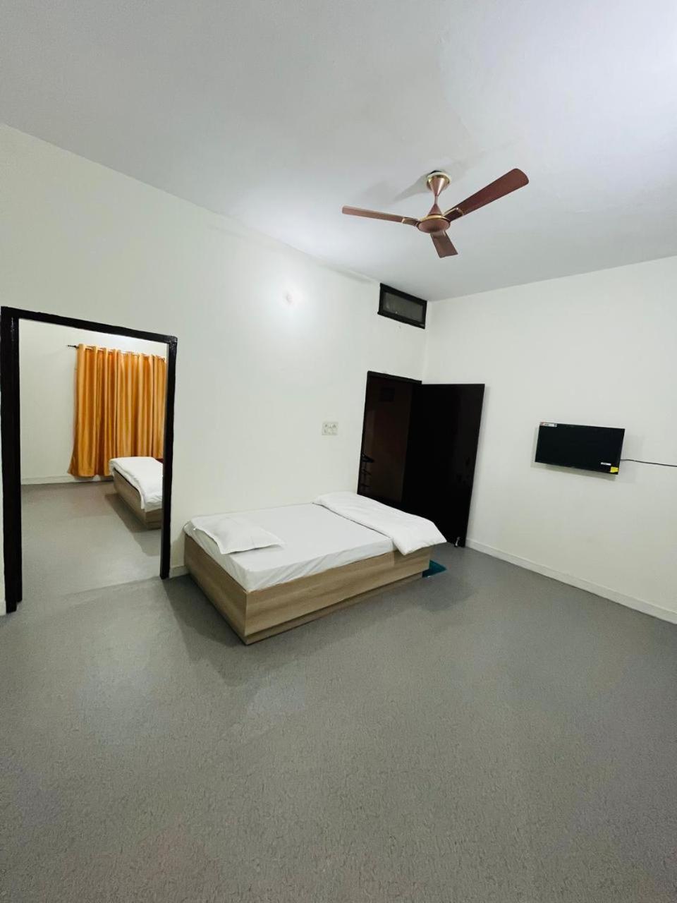 Log Inn Banaras Varanasi Bagian luar foto